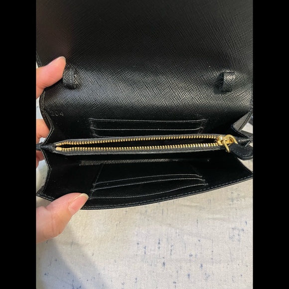 Prada Saffiano Clutch / Wallet on Chain - Picture 5 of 9